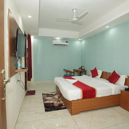 Hotel The Anvi Residency Sector 122 Noida Esterno foto