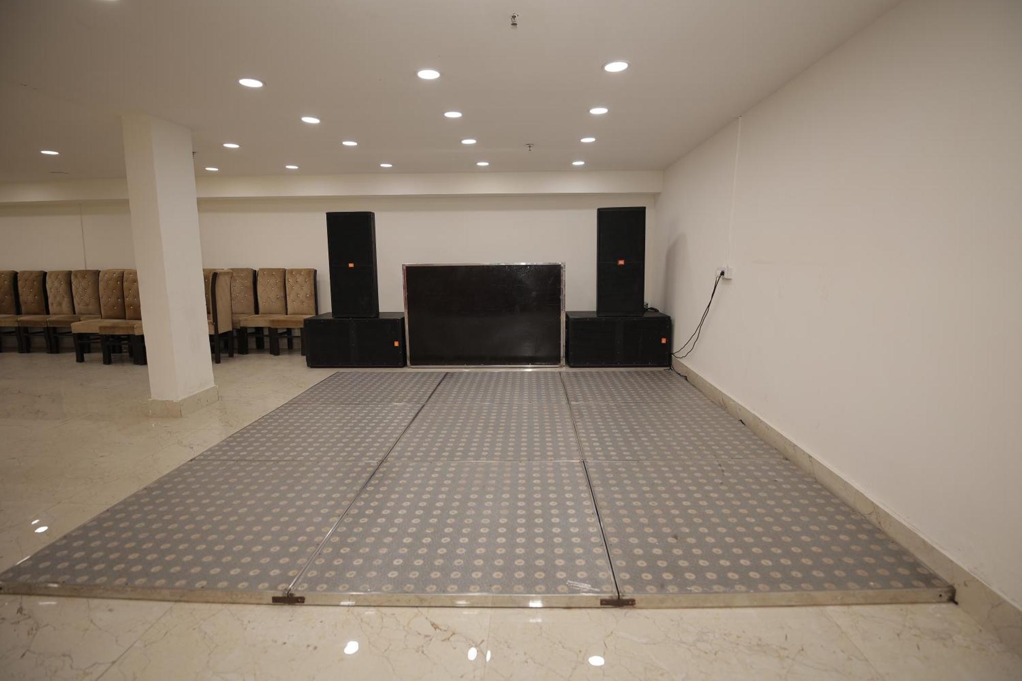 Hotel The Anvi Residency Sector 122 Noida Esterno foto