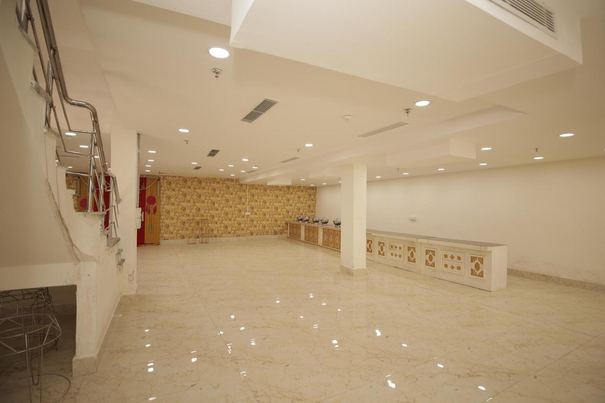 Hotel The Anvi Residency Sector 122 Noida Esterno foto