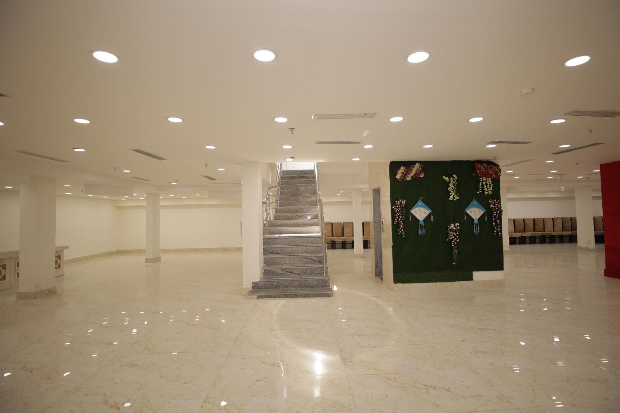 Hotel The Anvi Residency Sector 122 Noida Esterno foto