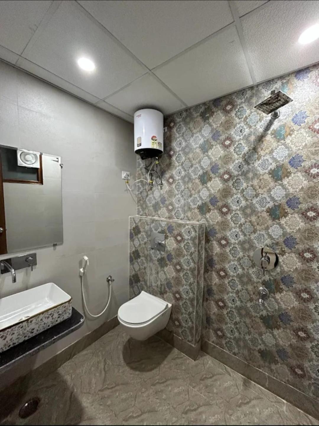 Hotel The Anvi Residency Sector 122 Noida Esterno foto